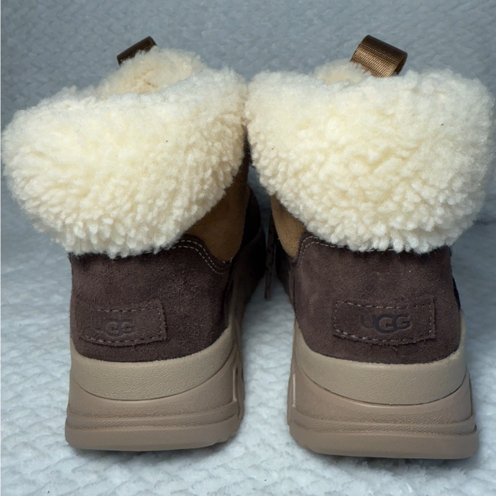 UGG TerreTrail Cozy Winter Boots with Shearling Interior - Picture 3 of 7